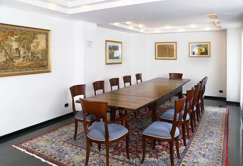 International Hotel E Suite