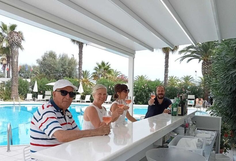 International Hotel E Suite