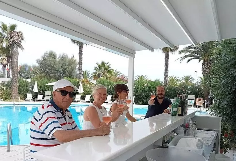 International Hotel E Suite