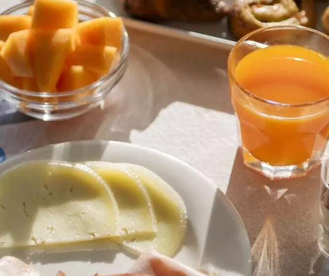 International Hotel E Suite