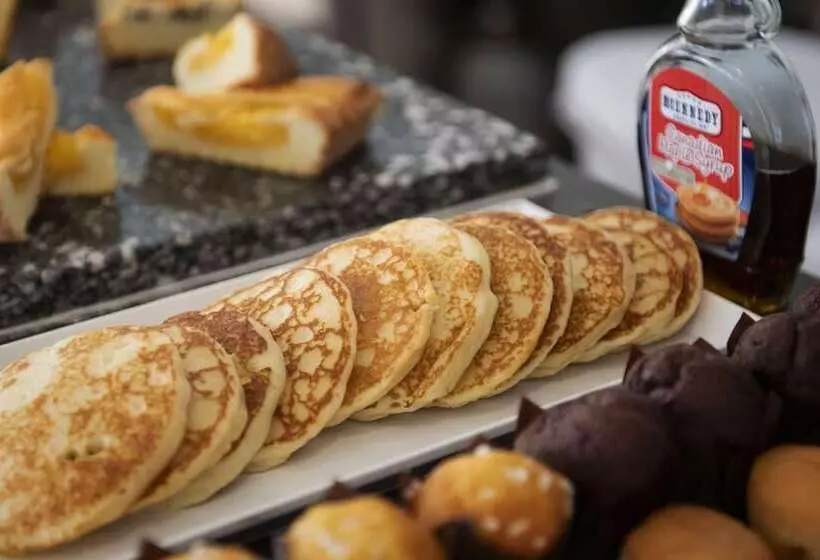 International Hotel E Suite