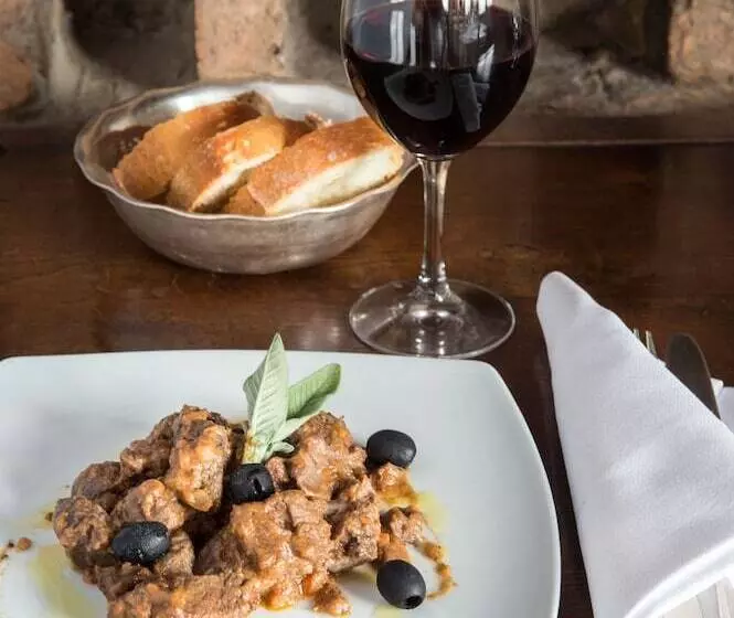 ホテル La Cisterna