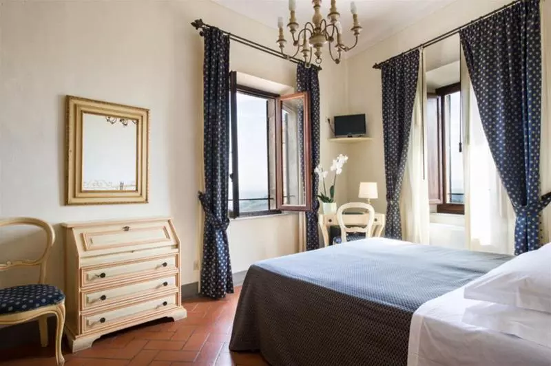 ホテル La Cisterna