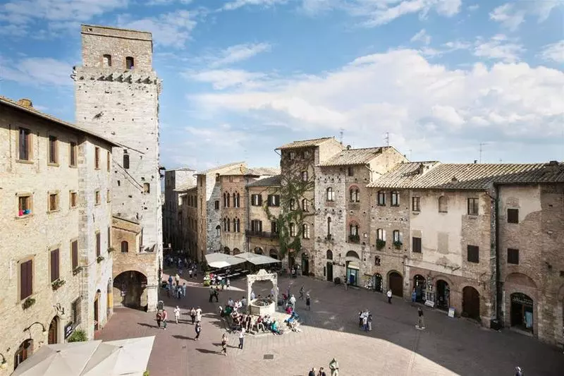 ホテル La Cisterna