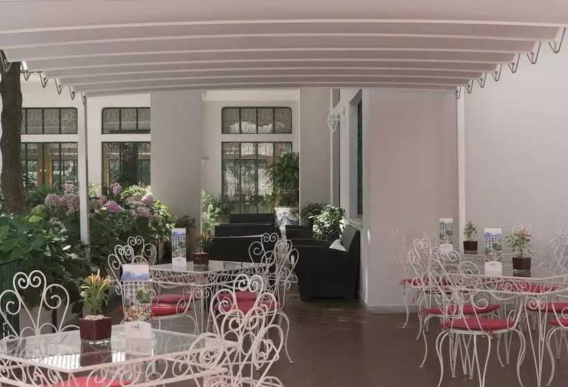 酒店 Majestic Palace