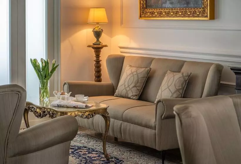 酒店 Majestic Palace