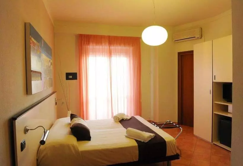 Отель Mediterraneo