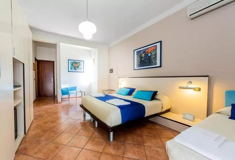 Отель Mediterraneo