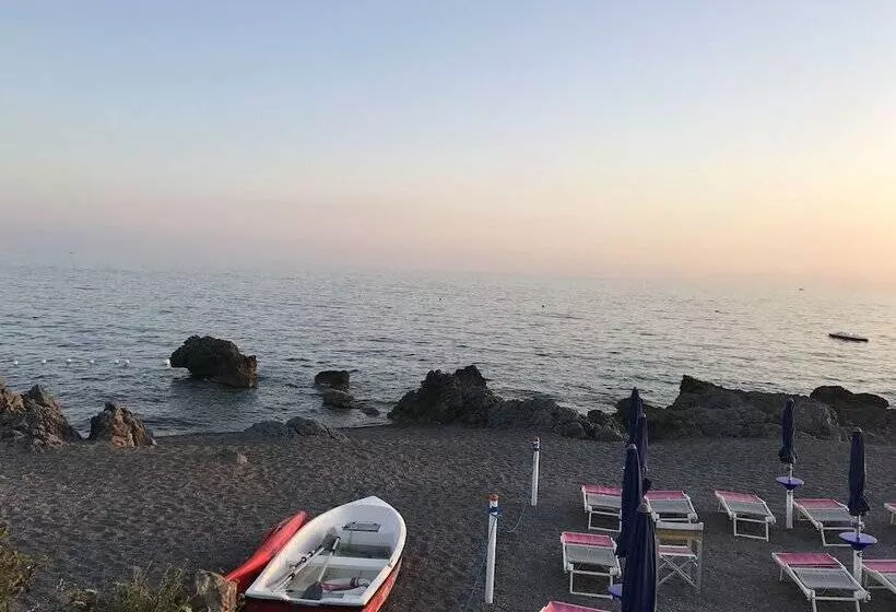 Отель Mediterraneo