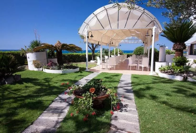 Отель Mediterraneo