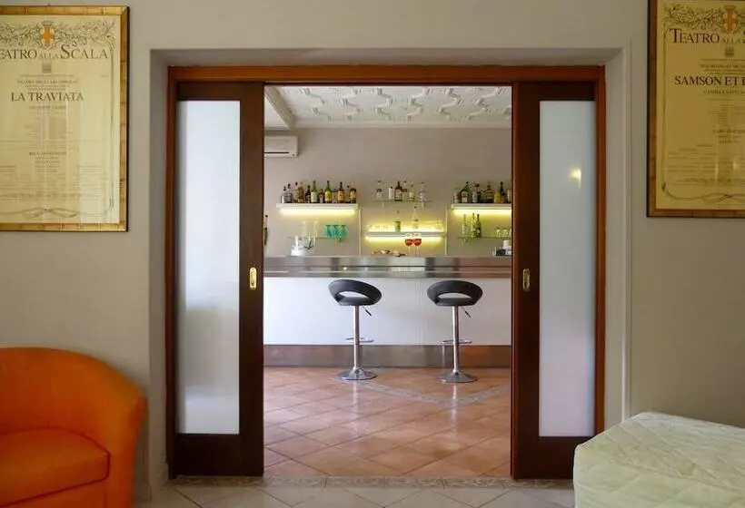 Отель Mediterraneo