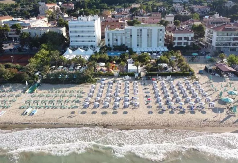 Отель Parco Delle Rose