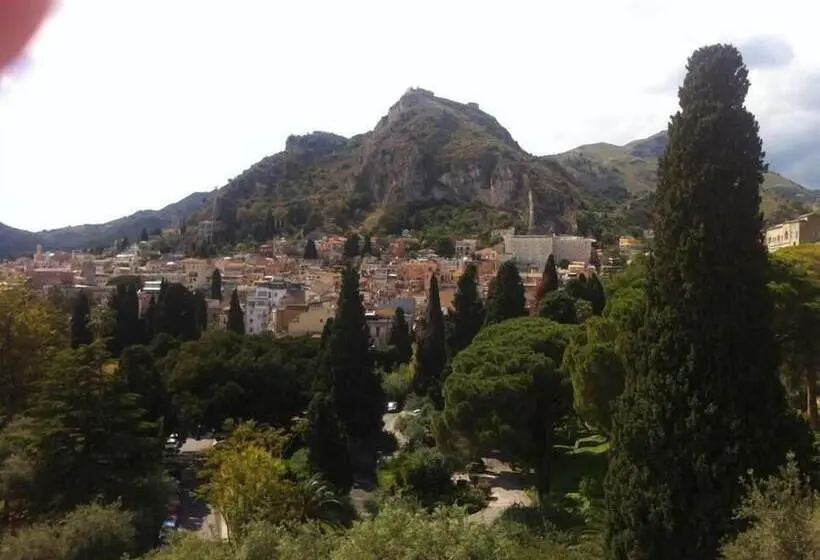 בית מלון כפרי Taormina Park