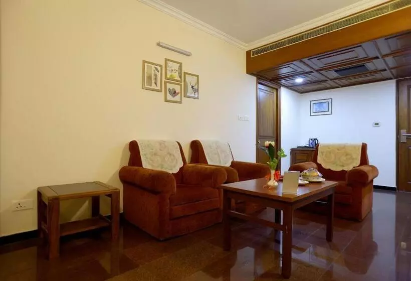 Hotel Breeze Residency