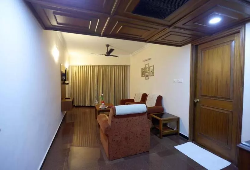 Hotel Breeze Residency