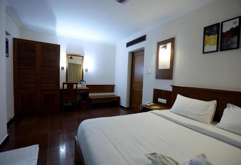 Hotel Breeze Residency