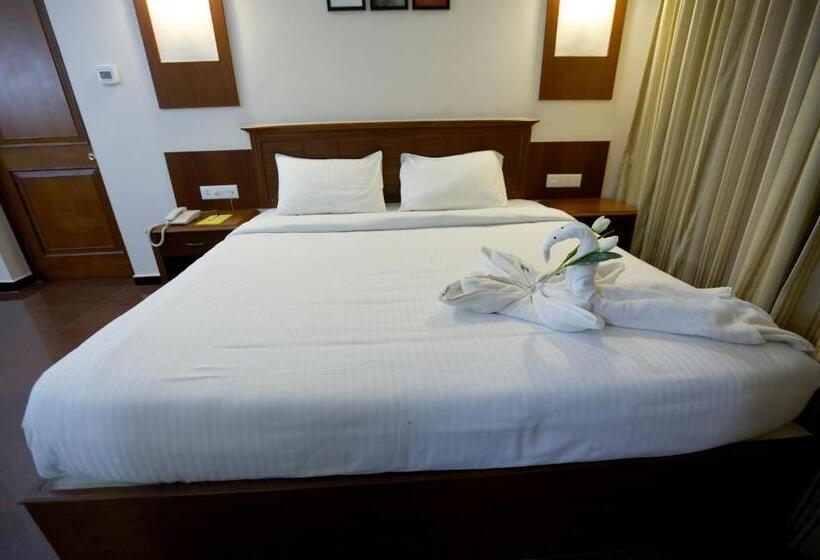 Hotel Breeze Residency