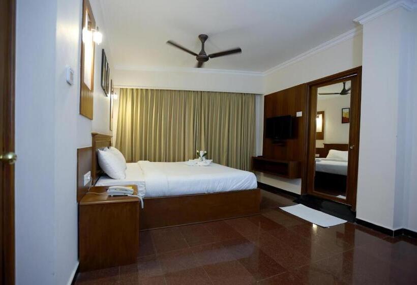 Hotel Breeze Residency