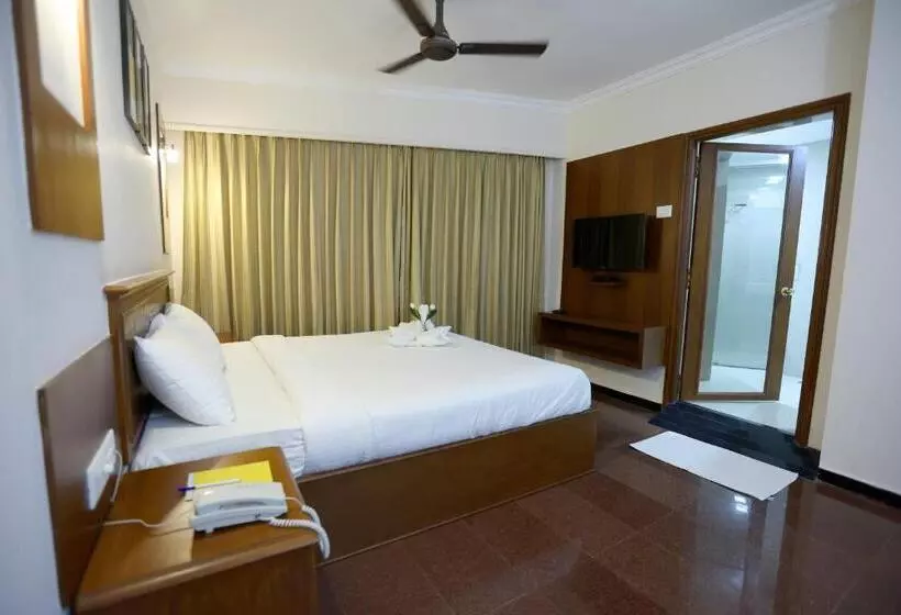 Hotel Breeze Residency