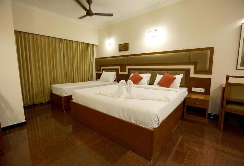 Hotel Breeze Residency