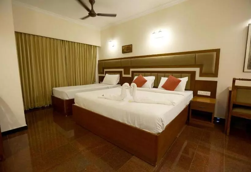 Hotel Breeze Residency