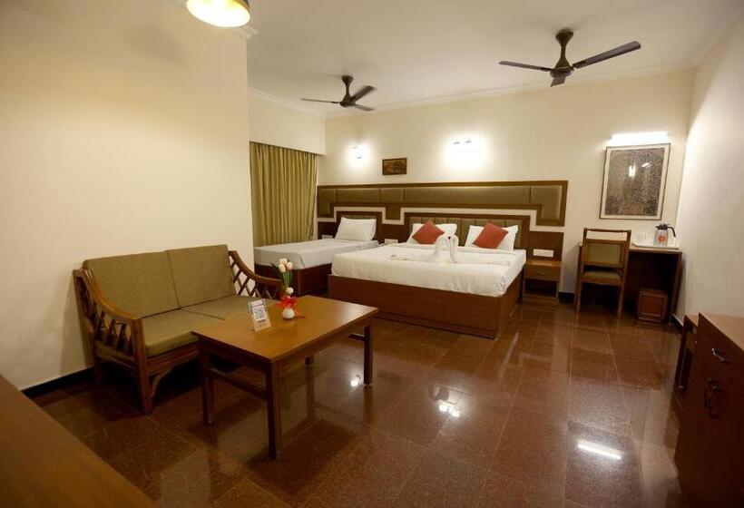 Hotel Breeze Residency