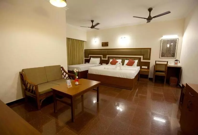 Hotel Breeze Residency