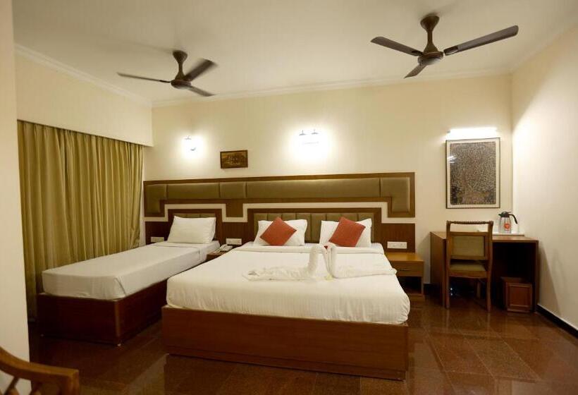 Hotel Breeze Residency