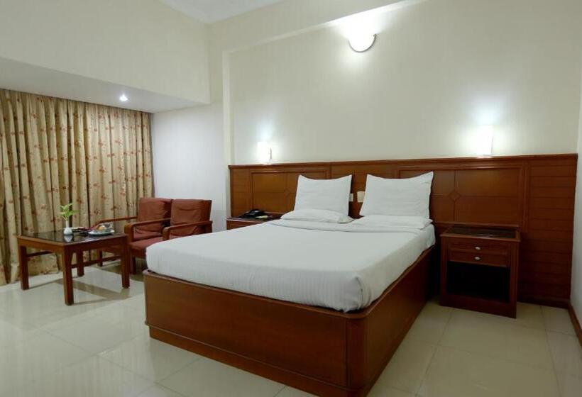 Hotel Breeze Residency