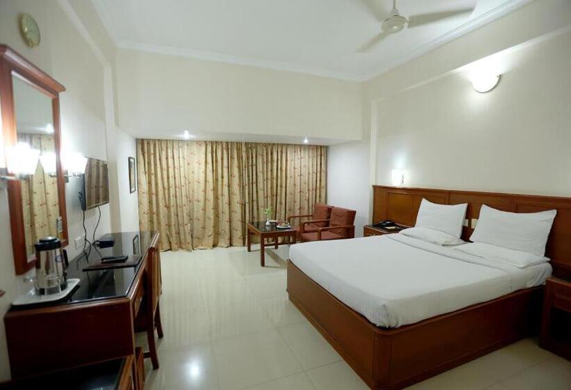 Hotel Breeze Residency