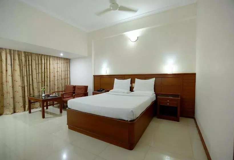 Hotel Breeze Residency