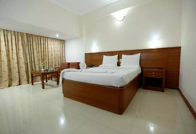 Hotel Breeze Residency