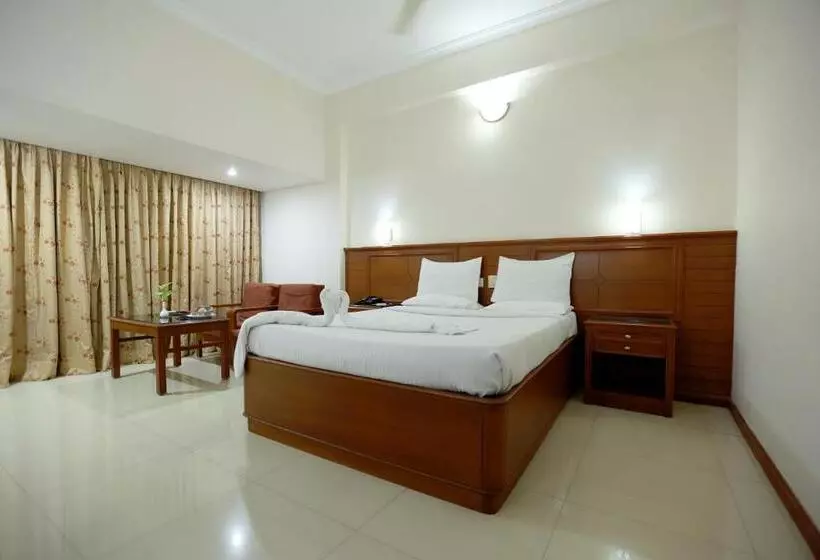 Hotel Breeze Residency