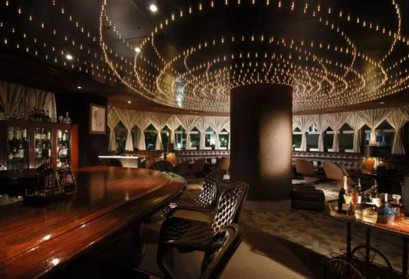 בית מלון כפרי Castle Plaza