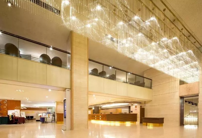 בית מלון כפרי Castle Plaza