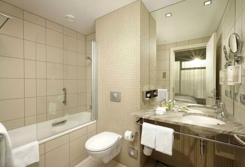 هتل Hilton Reykjavik Nordica