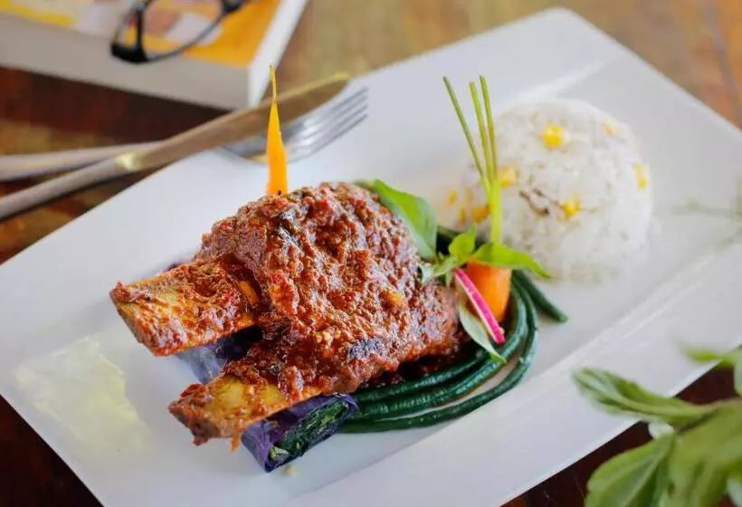 Inna Sindhu Beach Hotel & Resort