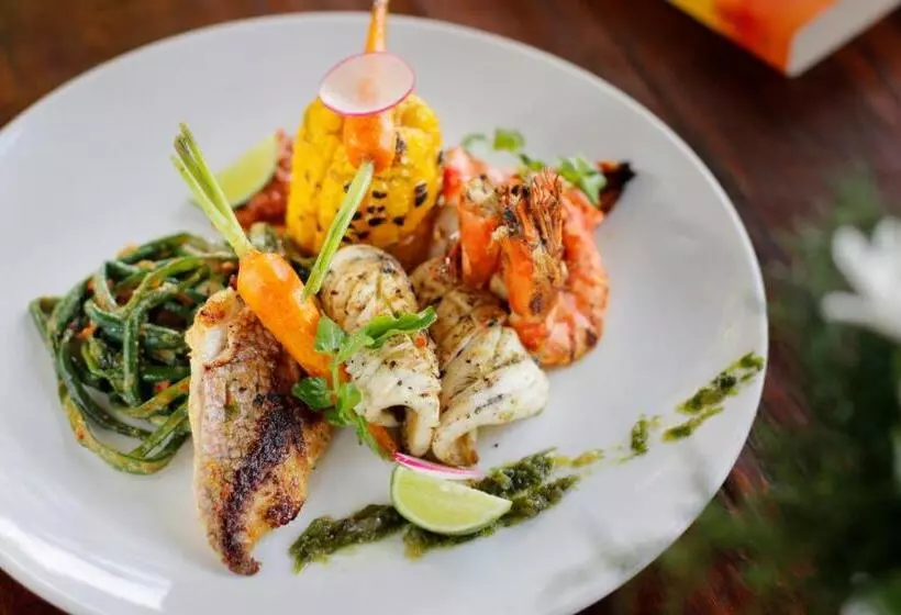 Inna Sindhu Beach Hotel & Resort