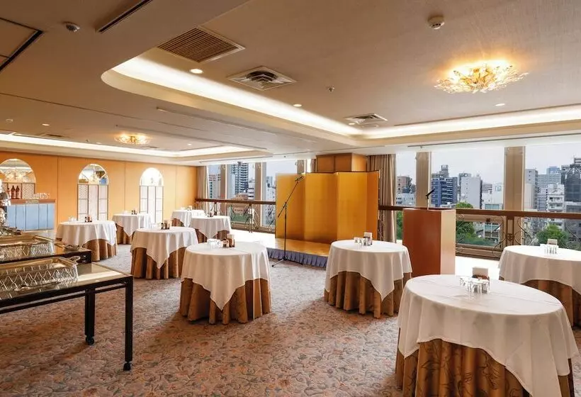 בית מלון כפרי Osaka Castle