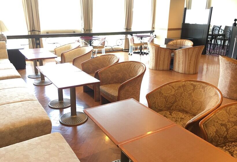 فندق Osaka Castle