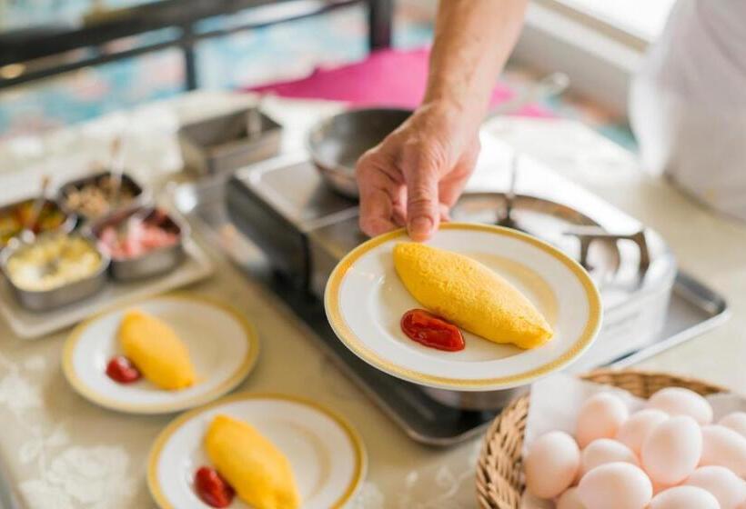 فندق Osaka Castle