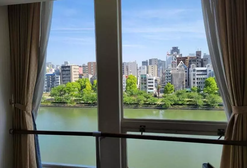 בית מלון כפרי Osaka Castle