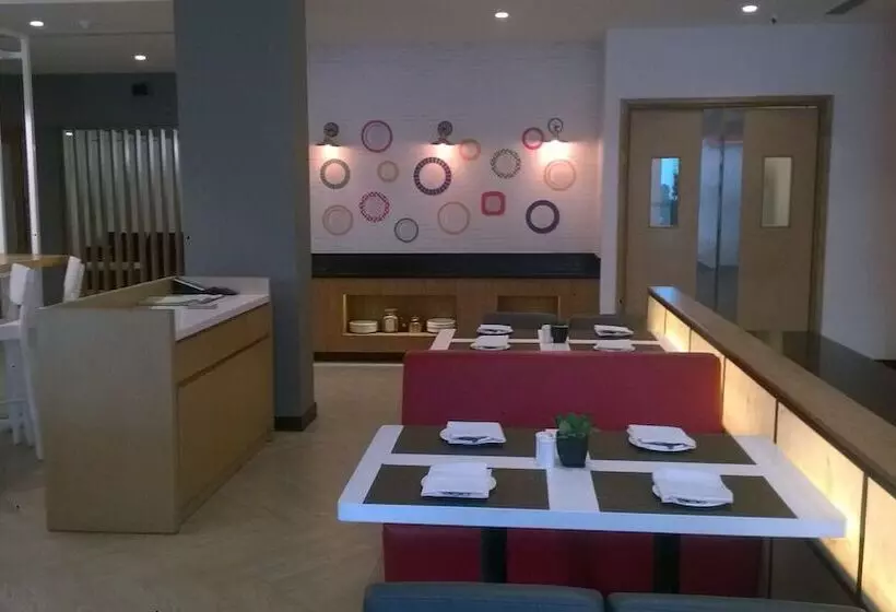 Hotelli Park Inn By Radisson,south Delhi