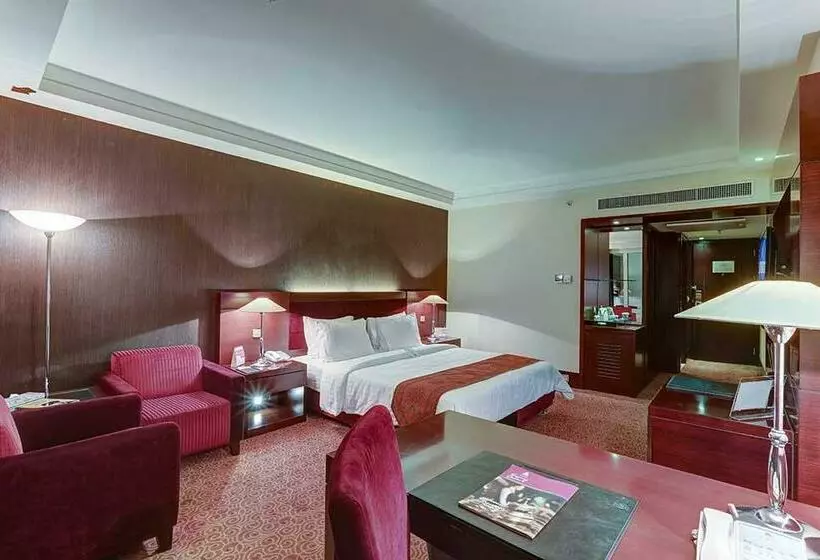 هتل Parsian Azadi