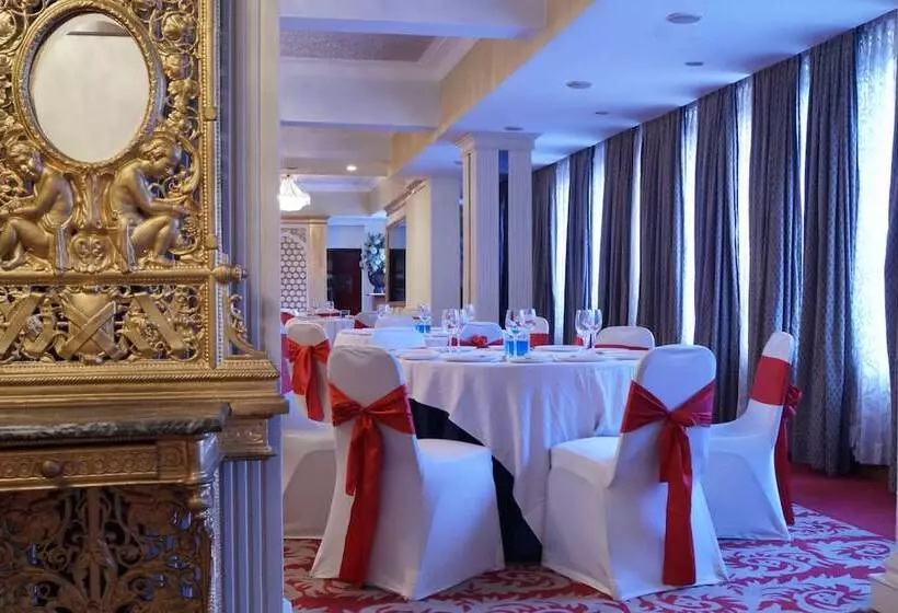 Hotell The Ambassador Marine Drive Mumbai