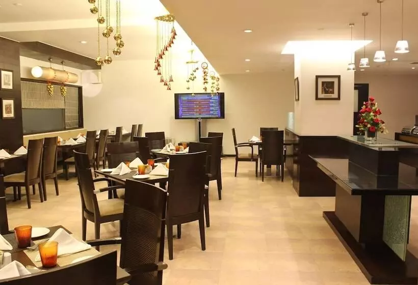 Hotel The Hans, New Delhi