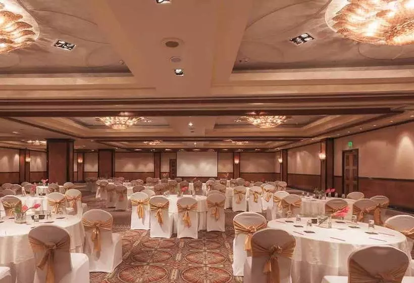 레지던스 Taj Mg Road Bengaluru