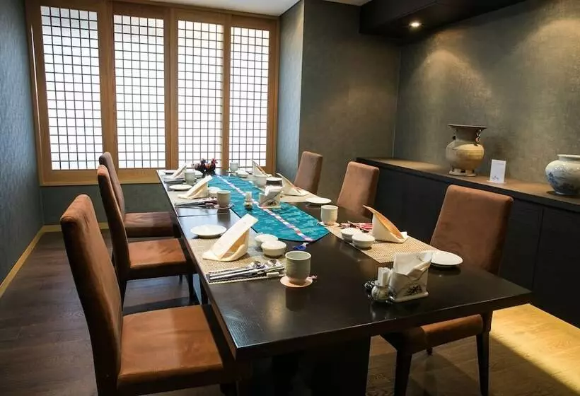 Commodore Hotel Busan