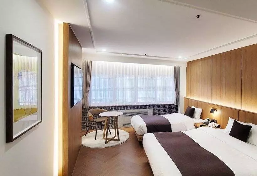 Commodore Hotel Busan