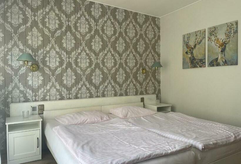 هتل De La Station